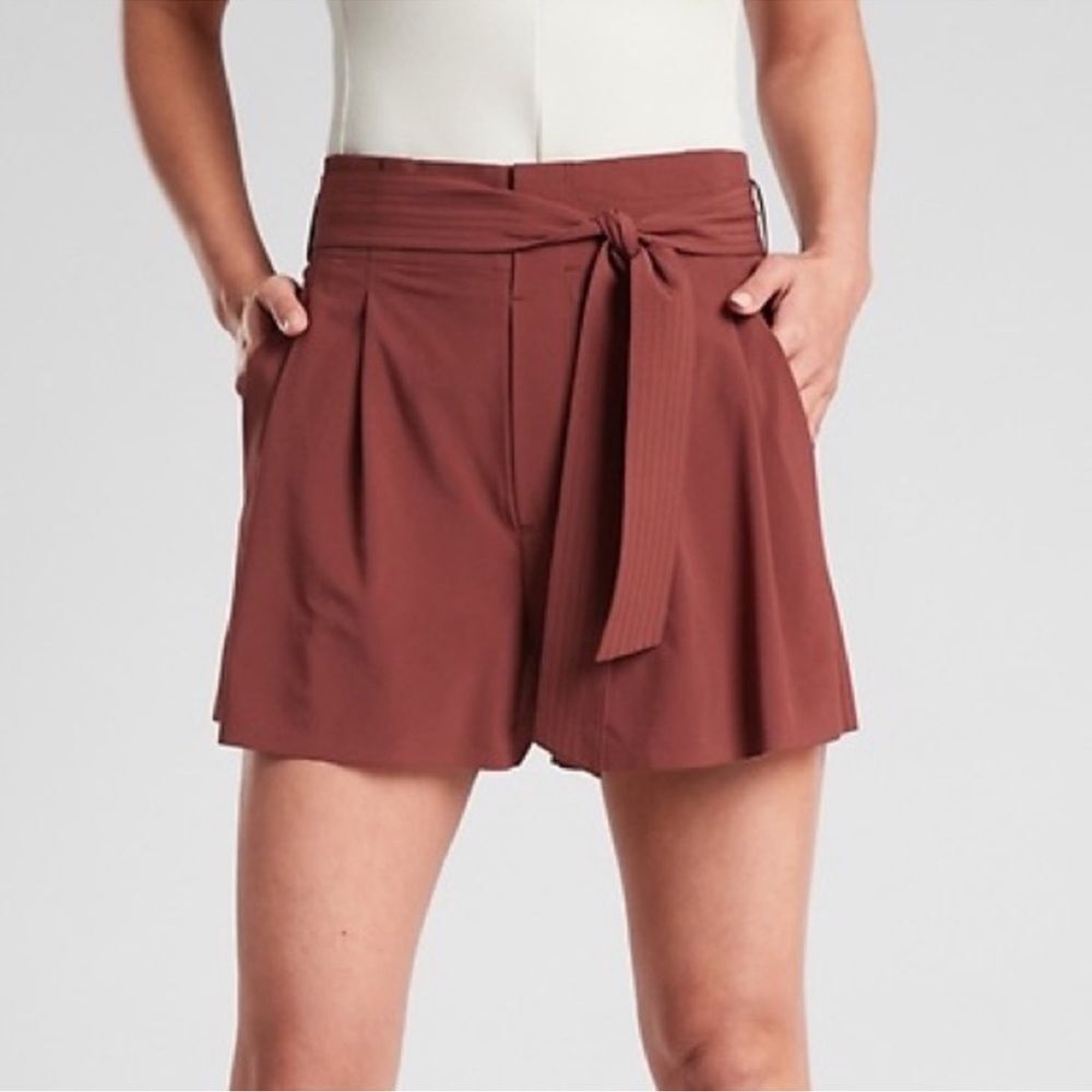 Athleta Skyline Short II Cognac Brown Woman’s Size 8 Burgundy Wine